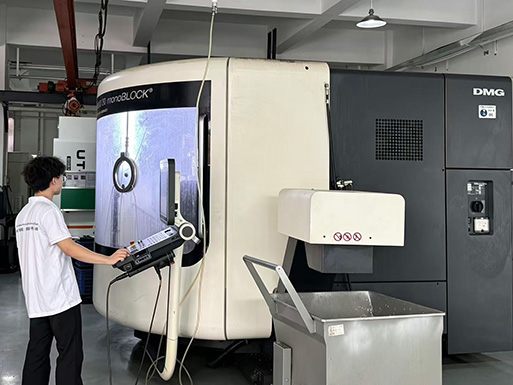 DMU 80 monoBLOCK 5-axis CNC machining for angled features and complex surfaces